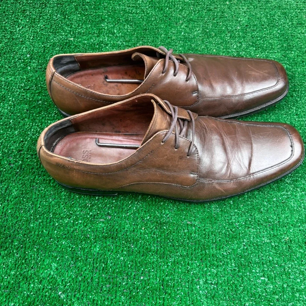 Hugo Boss Dress Shoes Mens 9 Brown Upper Leather Lace Up Square Toe 50219235‎
